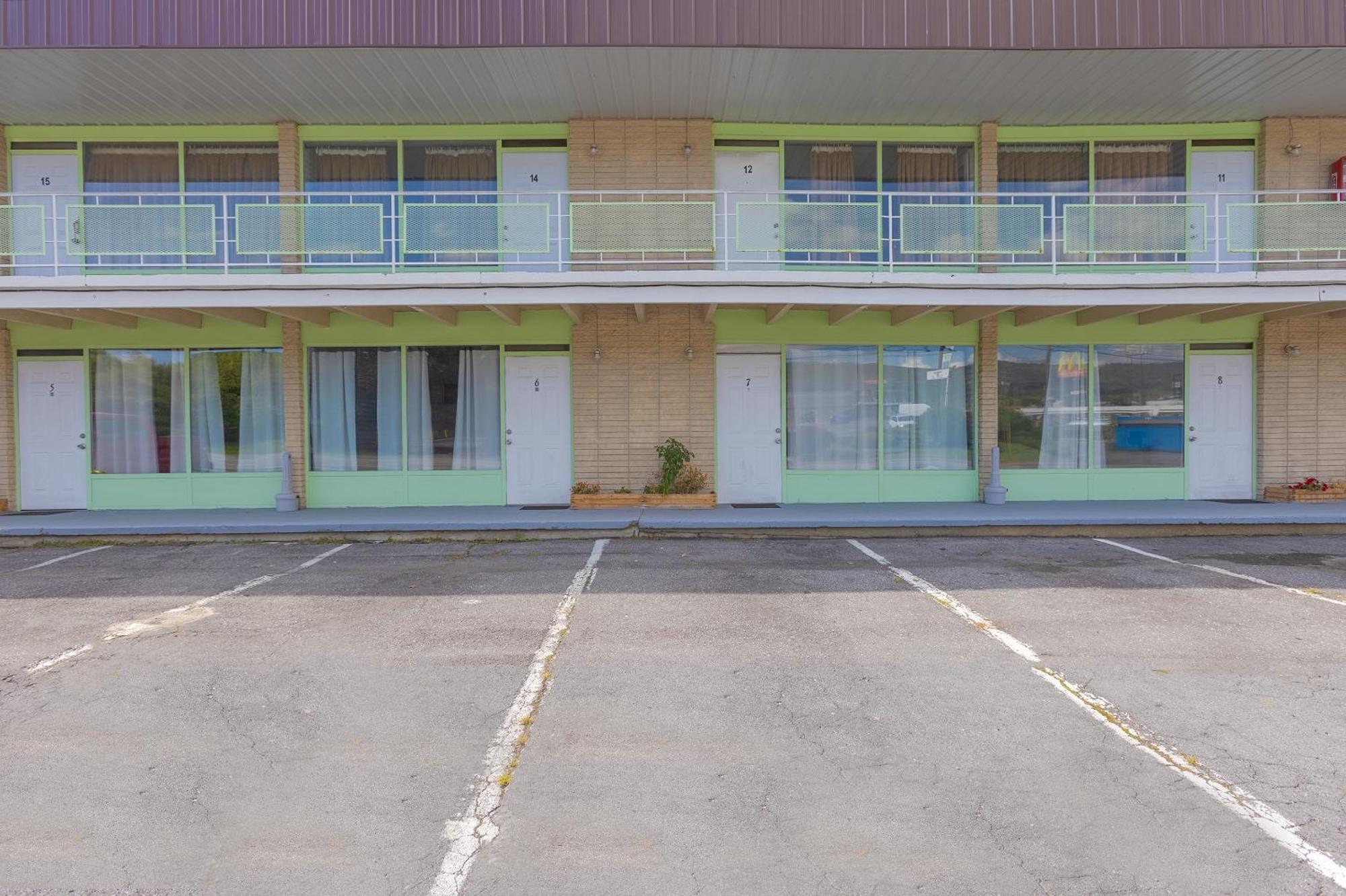 Sonrise Inn Lincoln Hwy By Oyo Breezewood Exterior foto