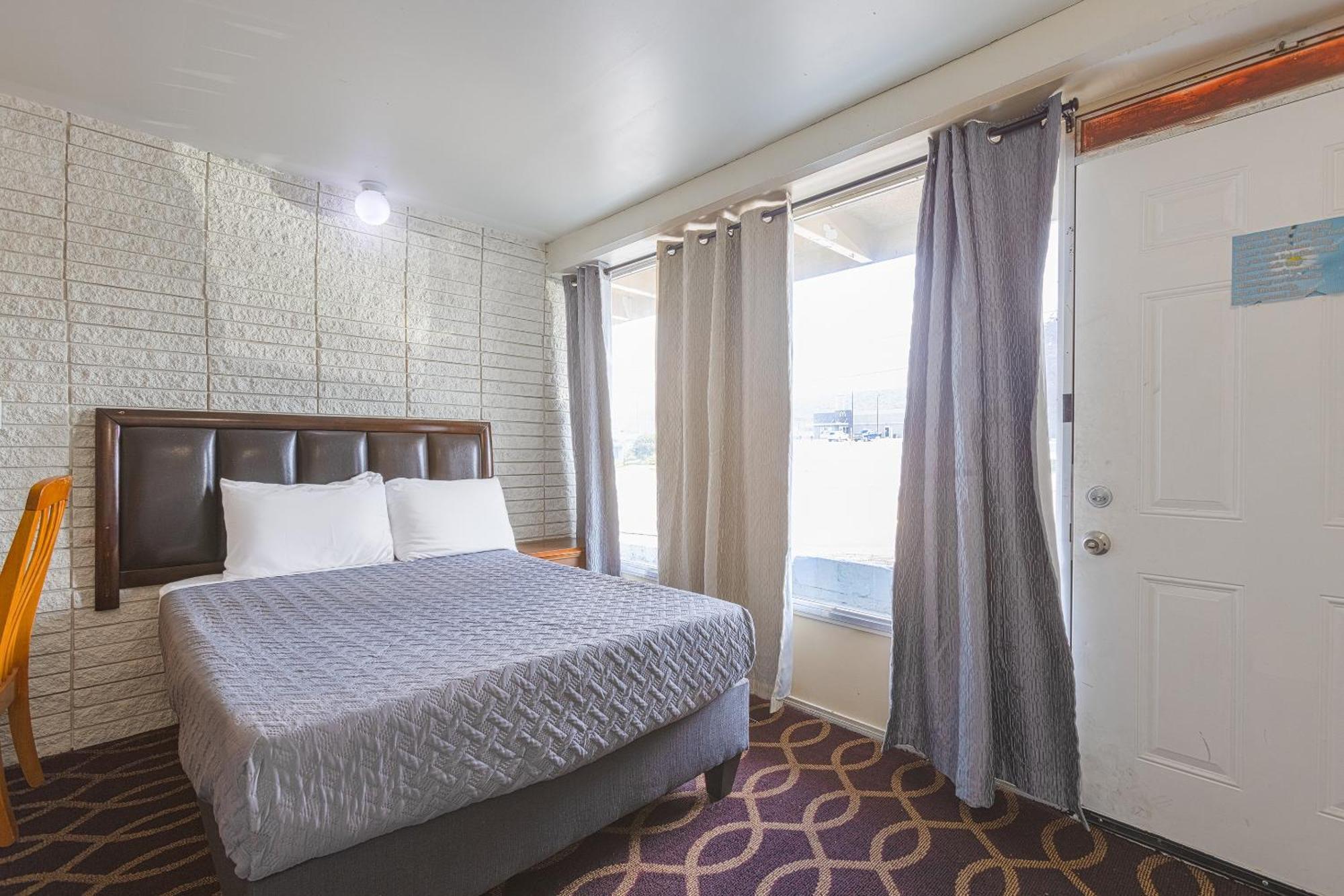 Sonrise Inn Lincoln Hwy By Oyo Breezewood Exterior foto