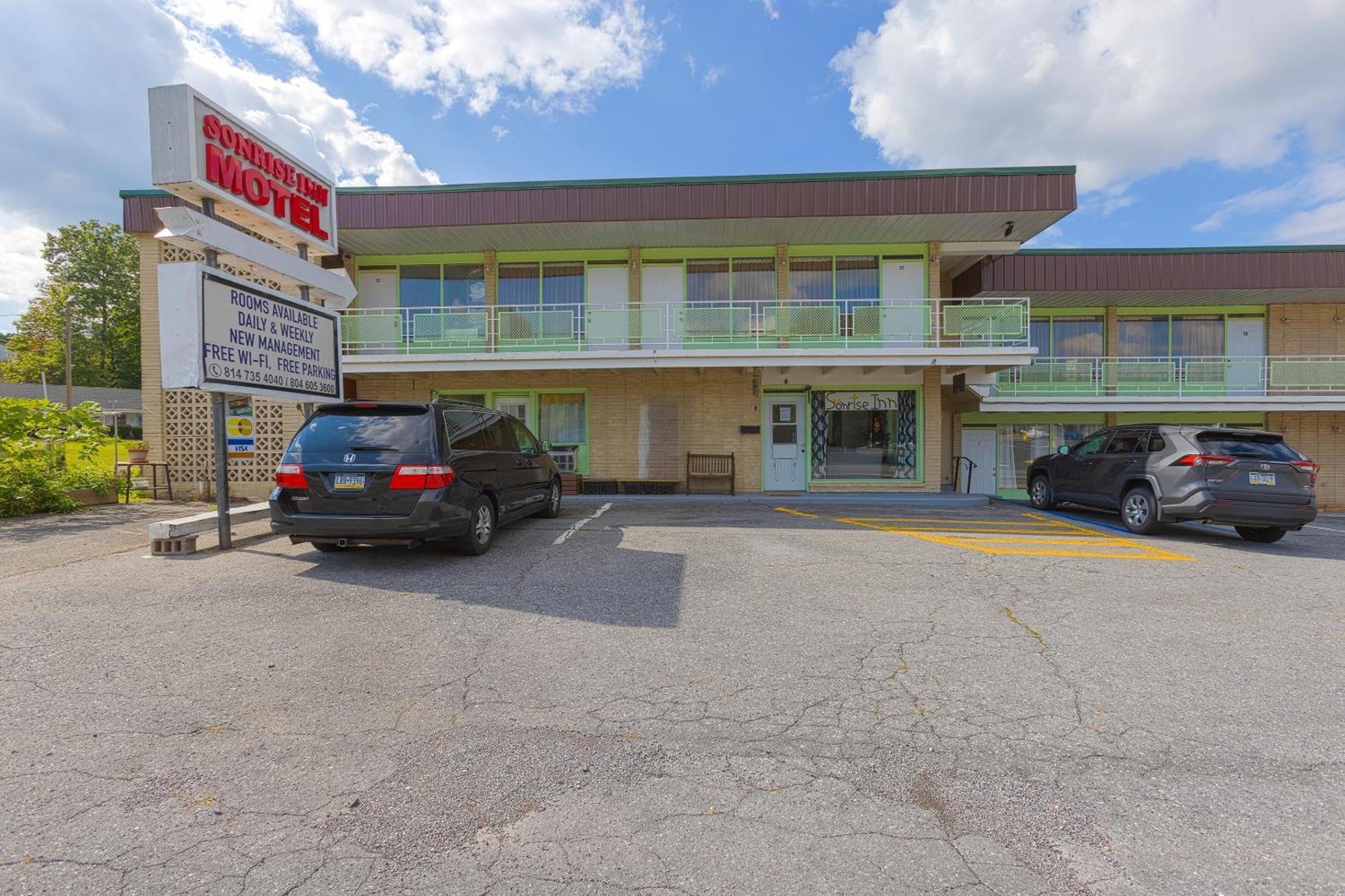Sonrise Inn Lincoln Hwy By Oyo Breezewood Exterior foto