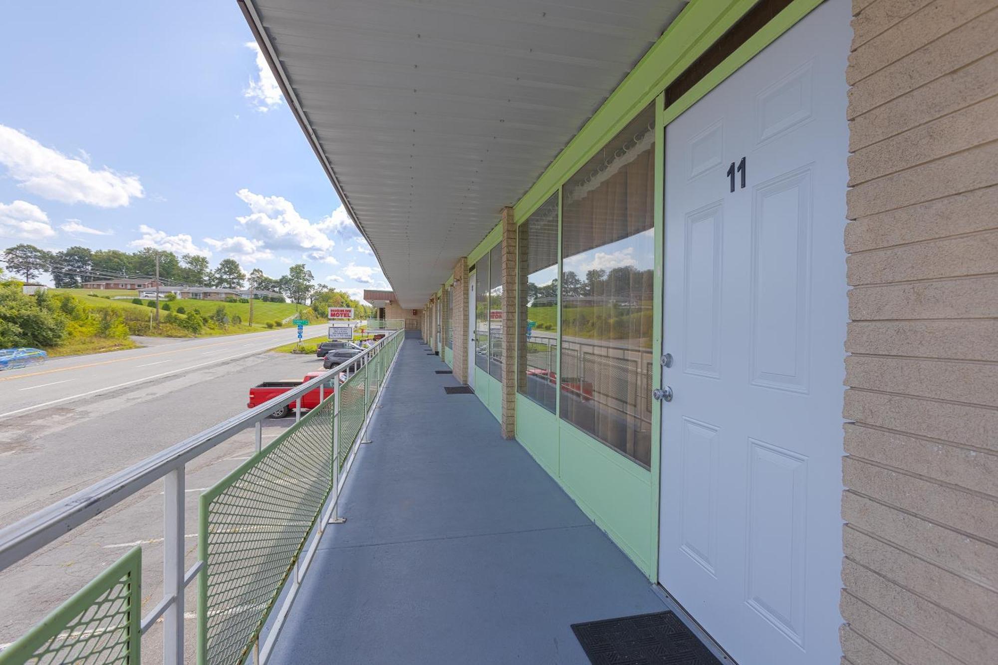 Sonrise Inn Lincoln Hwy By Oyo Breezewood Exterior foto