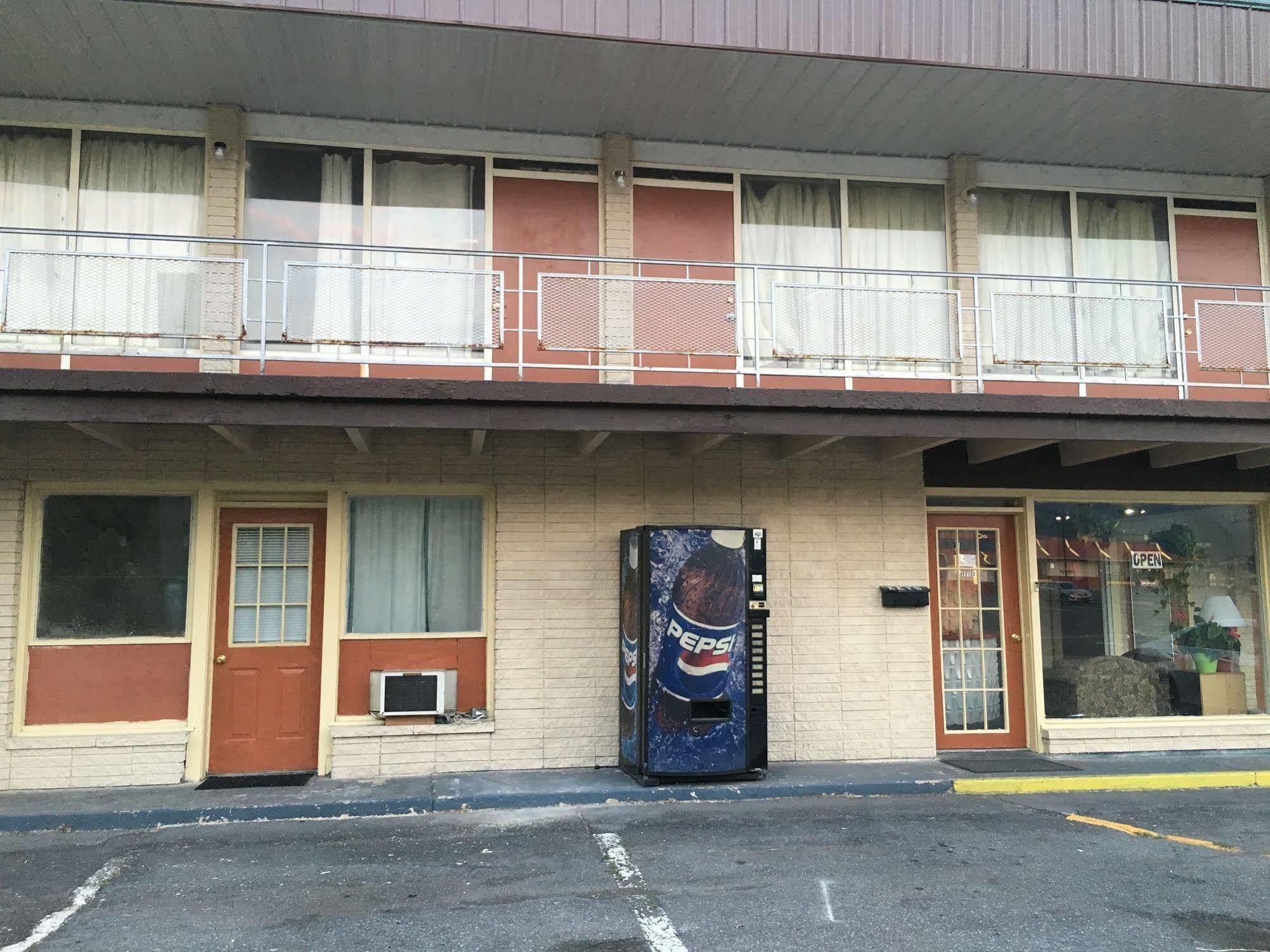 Sonrise Inn Lincoln Hwy By Oyo Breezewood Exterior foto